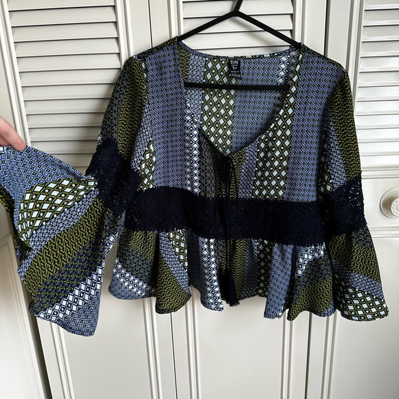 It’s Me Embroidered Blouse (S) - Picture 2 of 5